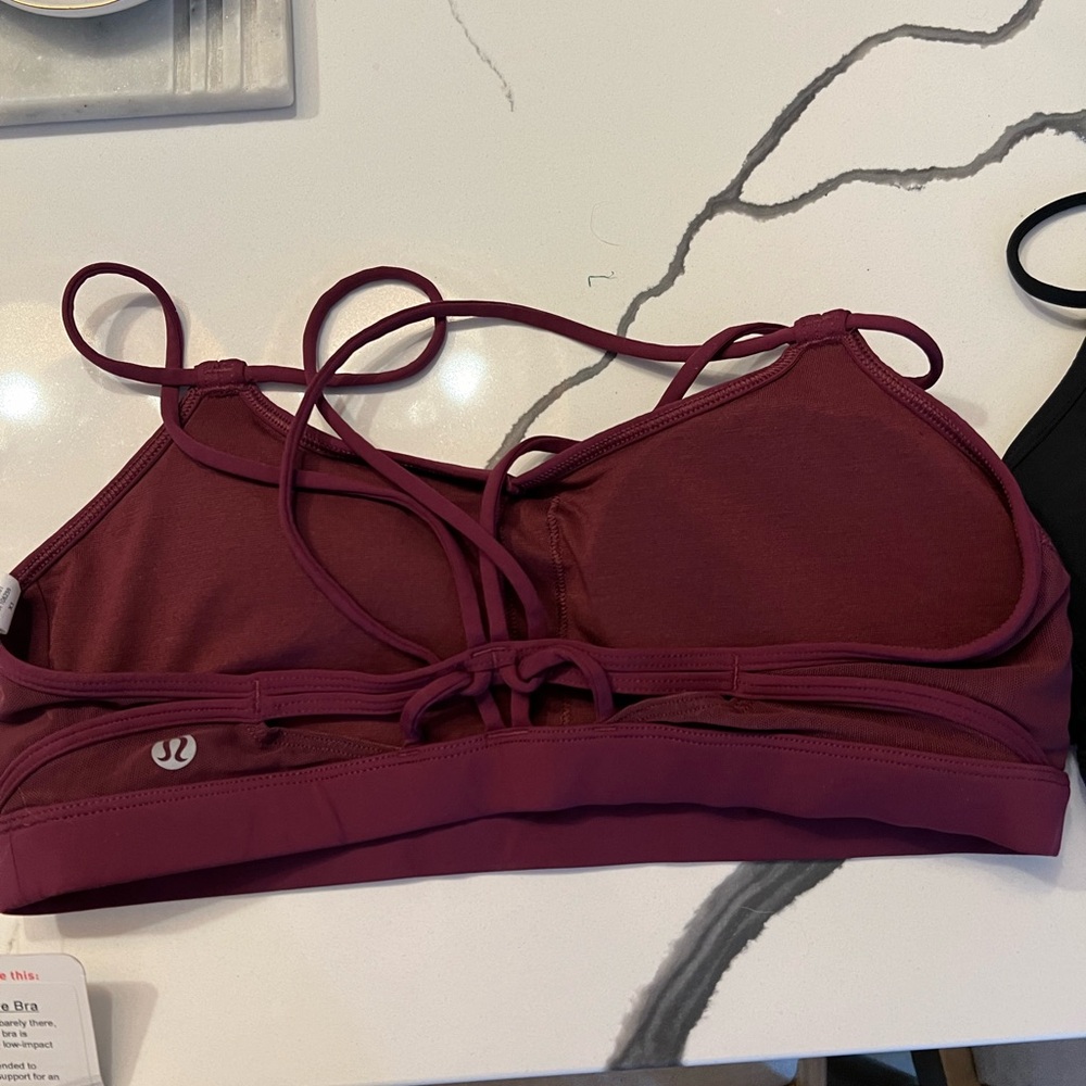New with tags lululemon “make a move” sports bra size 8 maroon